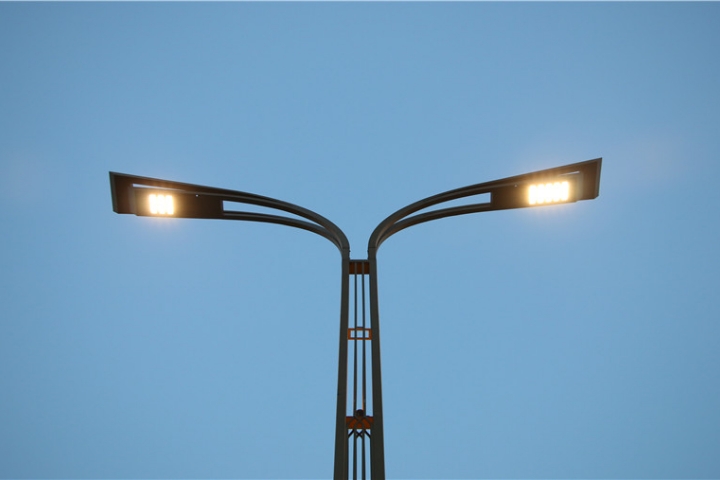 作為中國道路照明領(lǐng)域第一家也是唯一一家主板上市企業(yè)，華體科技整合自身優(yōu)勢，利用5G、Ai算法、邊緣計(jì)算等創(chuàng)新技術(shù)