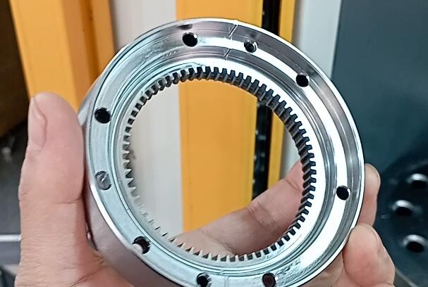 鏡面放電后的模具內齒拋光，用磨粒流去毛刺設備可靠嗎？