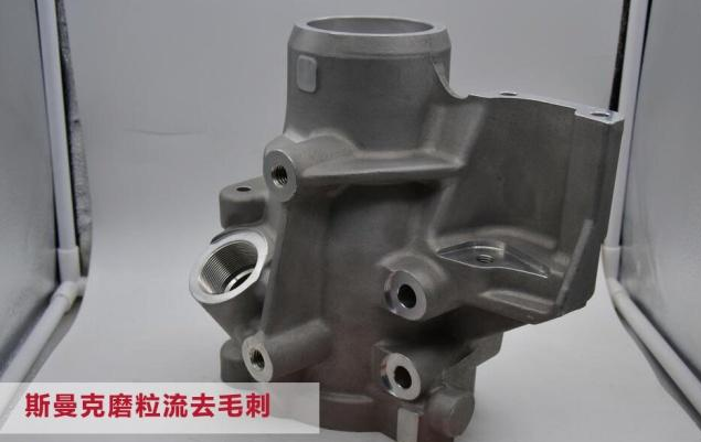 閥體<a href='http://www.zhqysound.com' target='_blank'><u>交叉孔去毛刺</u></a>，是令人十分苦惱的事情。一來閥體交叉孔多，二來交叉孔毛刺不像表面毛刺那樣容易接觸，所以，如果用人工對(duì)閥體<a href='http://www.zhqysound.com' target='_blank'><u>交叉孔去毛刺</u></a>，十分緩慢。